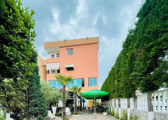 Bajovah Apartments & Restaurant